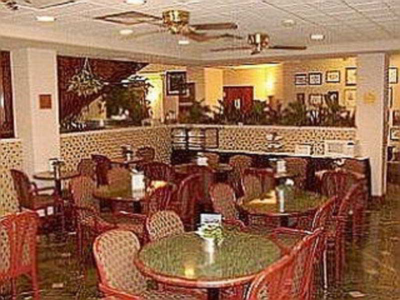 Hawthorn Extended Stay By Wyndham El Paso Restaurant photo